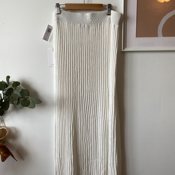 Aritzia Wilfred Knit Slit Skirt in White - Picture 3 of 3